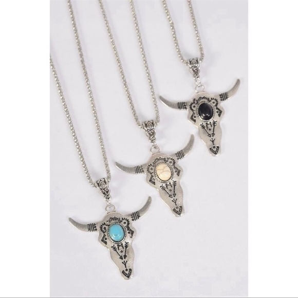 Jewelry - ANTIQUE Bull Head Stone Necklace